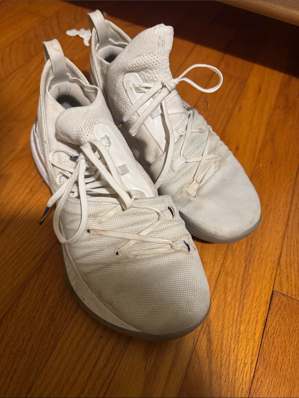 Men's Athletic Running Shoes - White